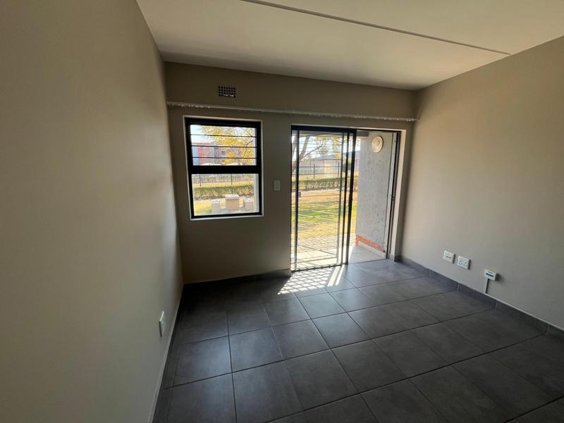 2 Bedroom Property for Sale in Grand Central Gauteng