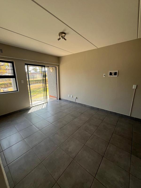 2 Bedroom Property for Sale in Grand Central Gauteng