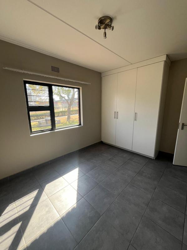 2 Bedroom Property for Sale in Grand Central Gauteng
