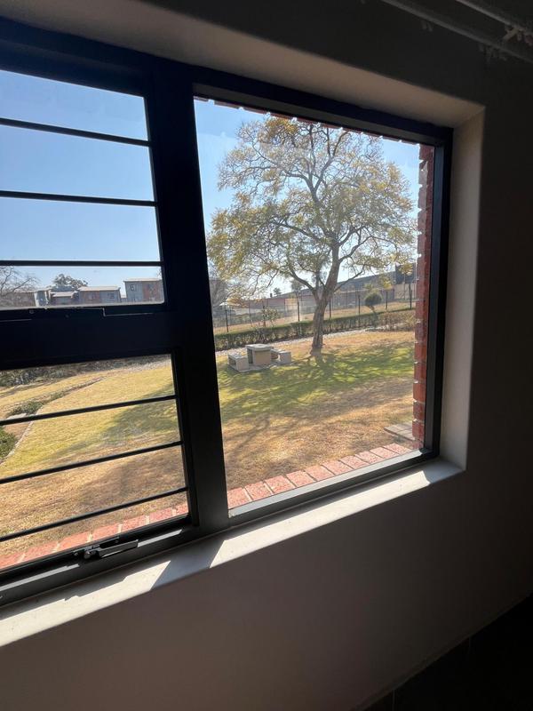 2 Bedroom Property for Sale in Grand Central Gauteng