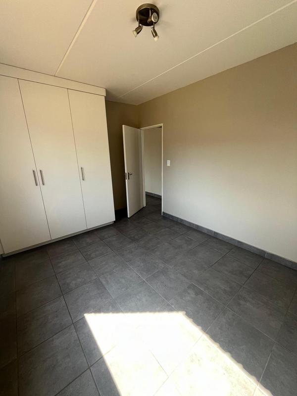 2 Bedroom Property for Sale in Grand Central Gauteng