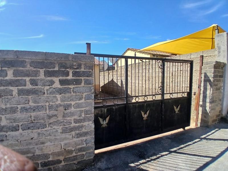 4 Bedroom Property for Sale in Olievenhoutbosch Gauteng