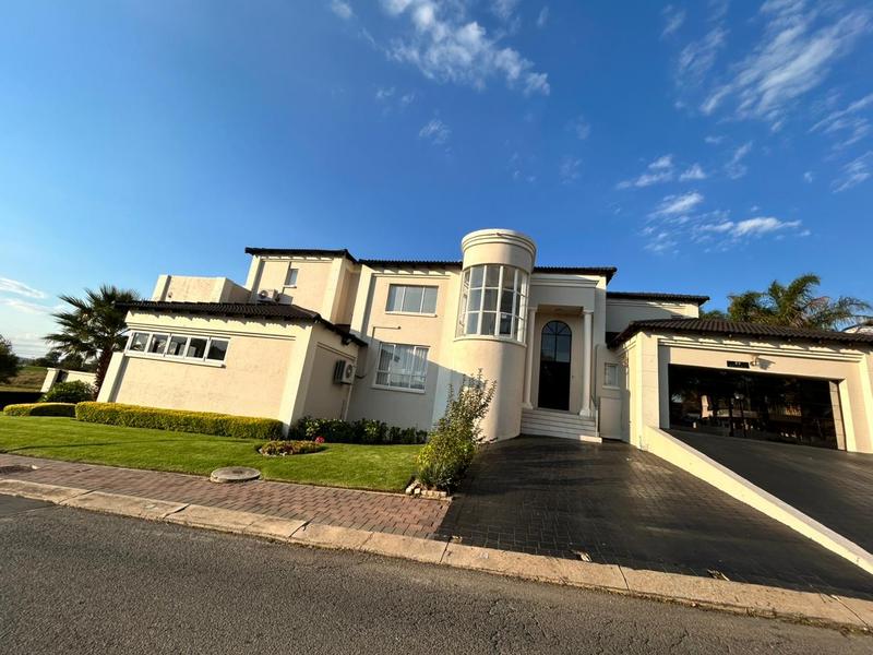 5 Bedroom Property for Sale in Blue Valley Golf Estate Gauteng