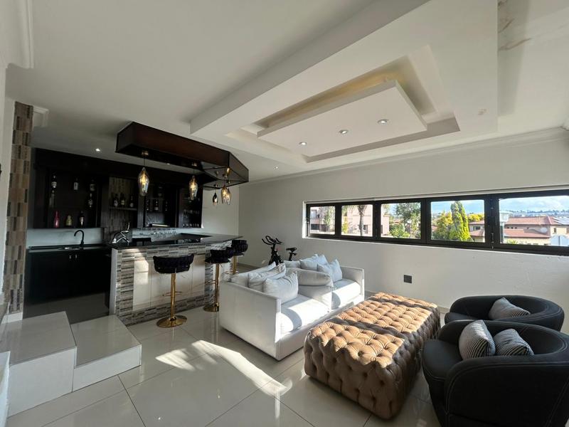 5 Bedroom Property for Sale in Blue Valley Golf Estate Gauteng