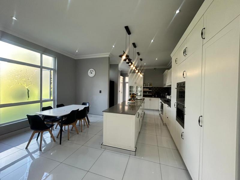 5 Bedroom Property for Sale in Blue Valley Golf Estate Gauteng