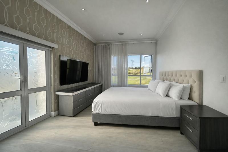 5 Bedroom Property for Sale in Blue Valley Golf Estate Gauteng