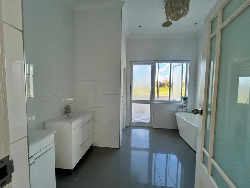 5 Bedroom Property for Sale in Blue Valley Golf Estate Gauteng