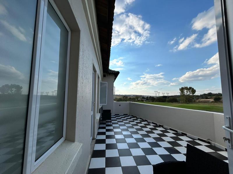 5 Bedroom Property for Sale in Blue Valley Golf Estate Gauteng