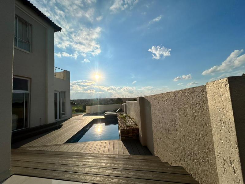 5 Bedroom Property for Sale in Blue Valley Golf Estate Gauteng