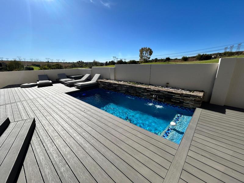 5 Bedroom Property for Sale in Blue Valley Golf Estate Gauteng