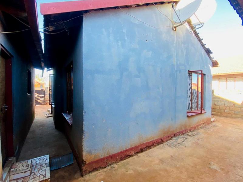 2 Bedroom Property for Sale in Protea Glen Gauteng