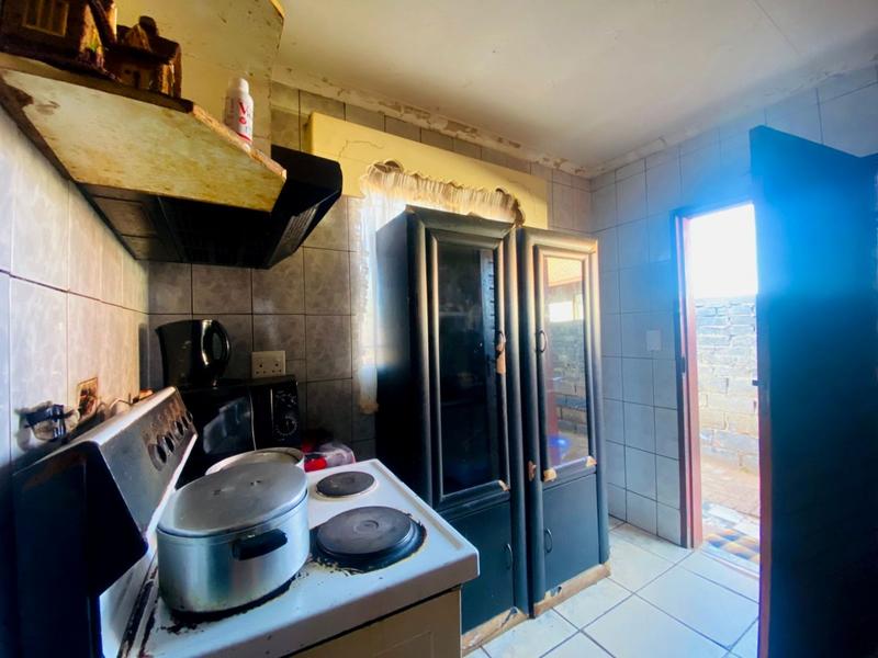 2 Bedroom Property for Sale in Protea Glen Gauteng