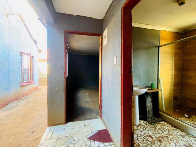 2 Bedroom Property for Sale in Protea Glen Gauteng