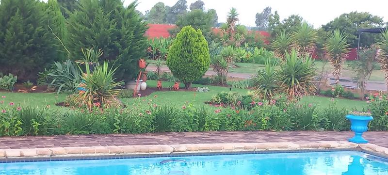 5 Bedroom Property for Sale in Helderstrome AH Gauteng