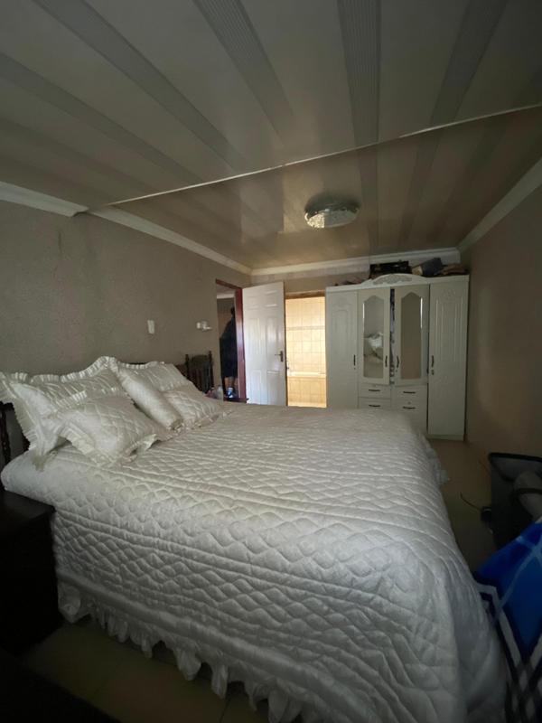 5 Bedroom Property for Sale in Tsakane Gauteng