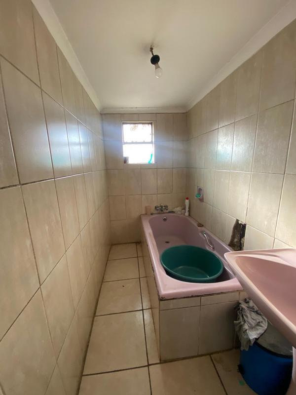 5 Bedroom Property for Sale in Tsakane Gauteng