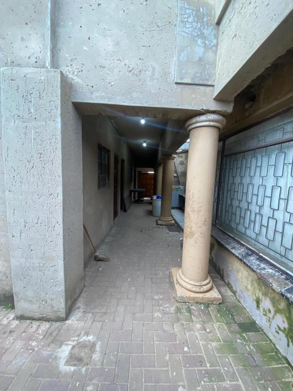 5 Bedroom Property for Sale in Tsakane Gauteng