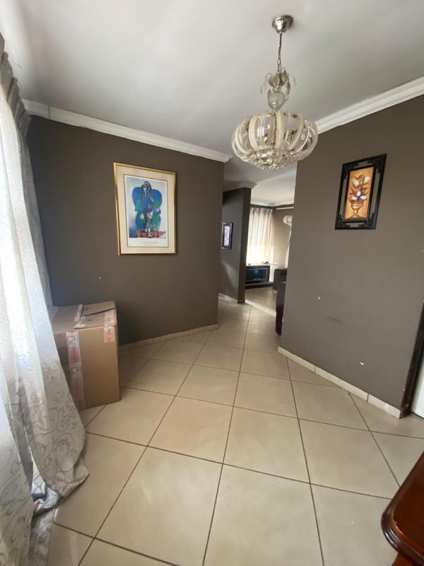 5 Bedroom Property for Sale in Tsakane Gauteng