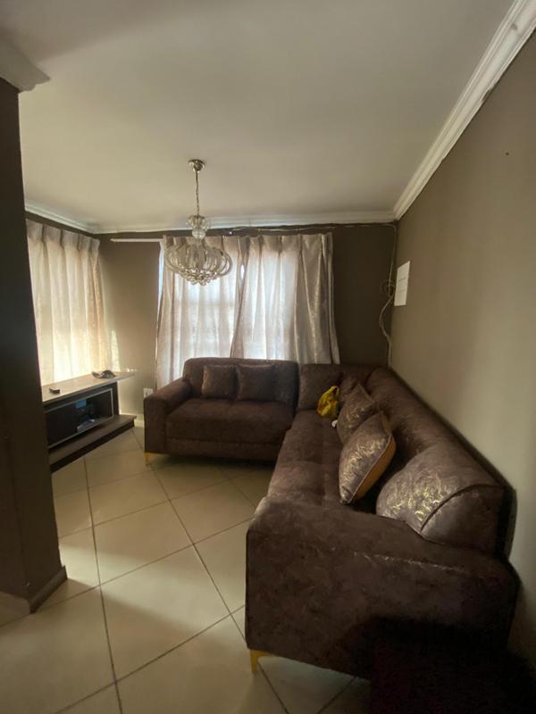 5 Bedroom Property for Sale in Tsakane Gauteng
