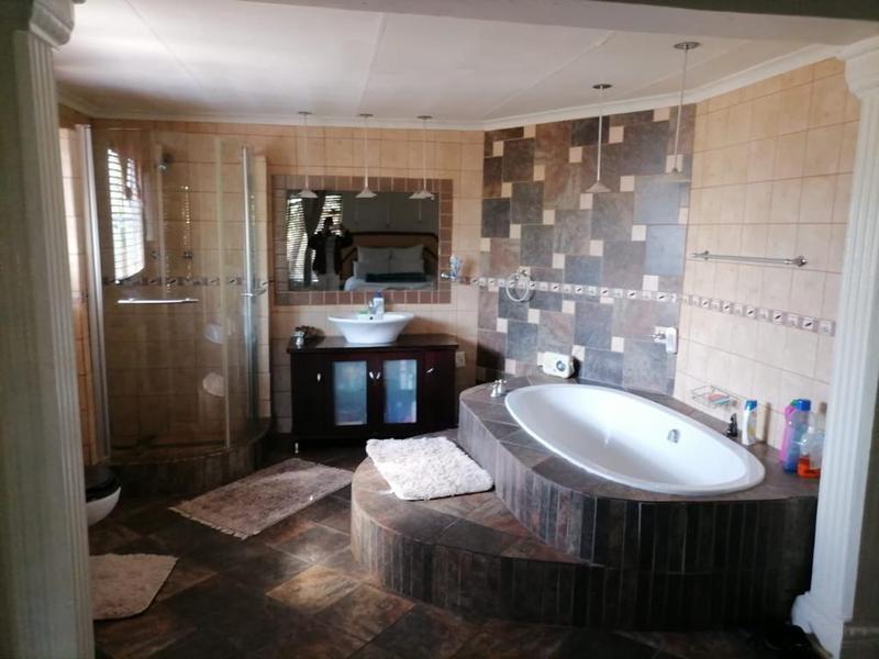 4 Bedroom Property for Sale in Dorandia Gauteng
