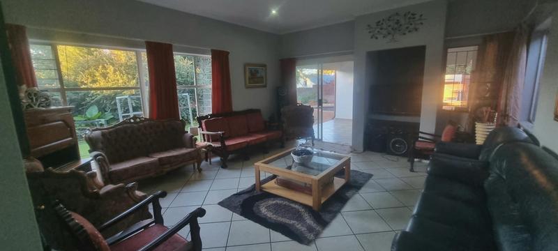 5 Bedroom Property for Sale in Eldoraigne Gauteng