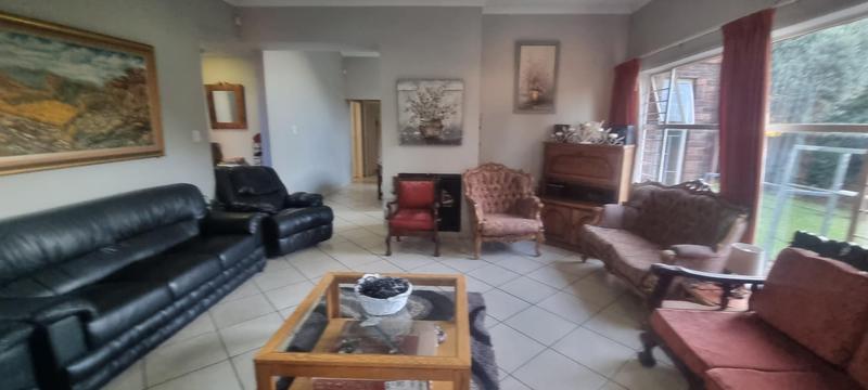 5 Bedroom Property for Sale in Eldoraigne Gauteng