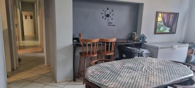 5 Bedroom Property for Sale in Eldoraigne Gauteng