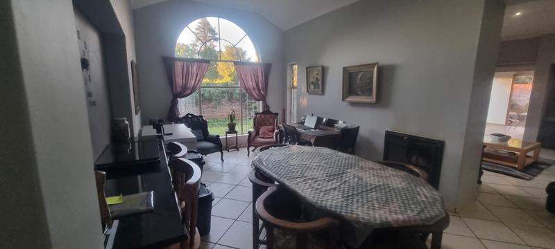 5 Bedroom Property for Sale in Eldoraigne Gauteng