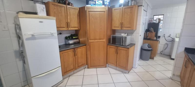 5 Bedroom Property for Sale in Eldoraigne Gauteng