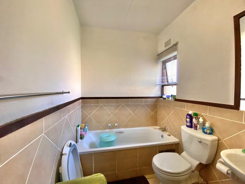 1 Bedroom Property for Sale in Pineslopes Gauteng