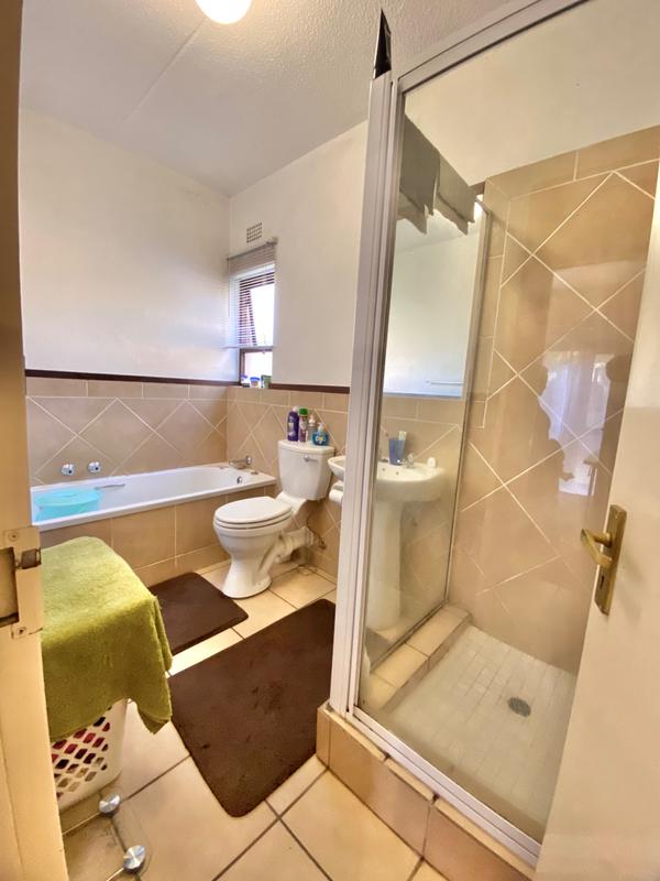 1 Bedroom Property for Sale in Pineslopes Gauteng