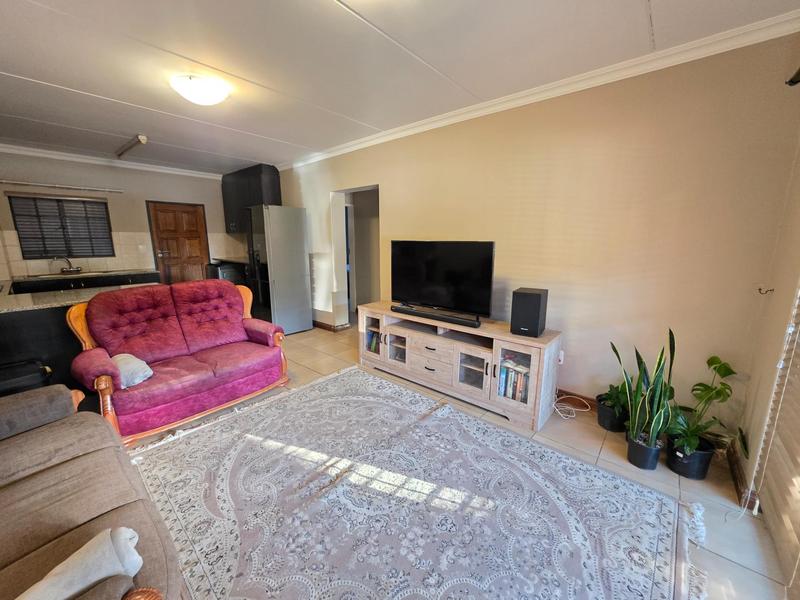 To Let 2 Bedroom Property for Rent in Golf Park Gauteng