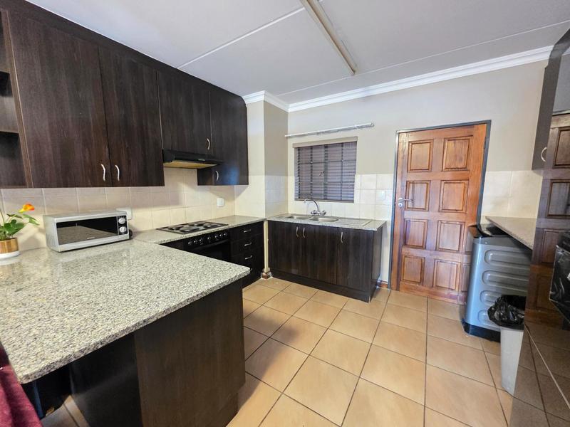 To Let 2 Bedroom Property for Rent in Golf Park Gauteng