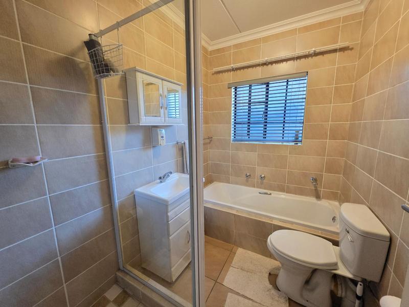 To Let 2 Bedroom Property for Rent in Golf Park Gauteng
