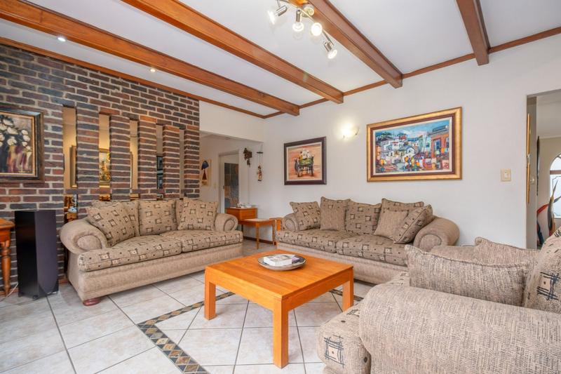 4 Bedroom Property for Sale in Wilro Park Gauteng