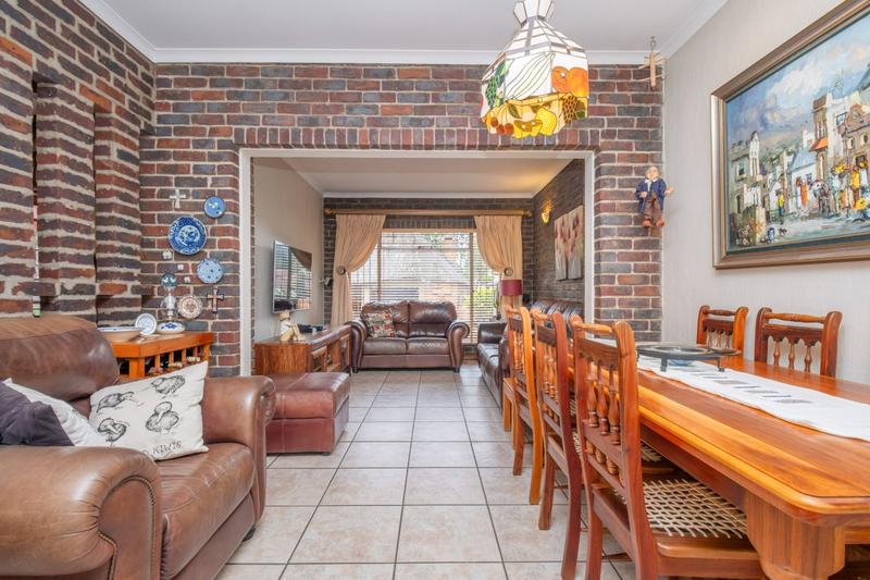 4 Bedroom Property for Sale in Wilro Park Gauteng