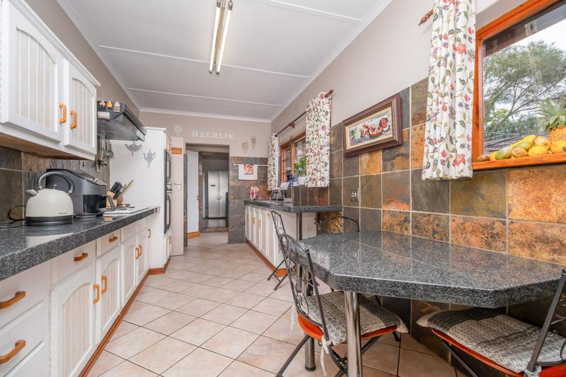 4 Bedroom Property for Sale in Wilro Park Gauteng