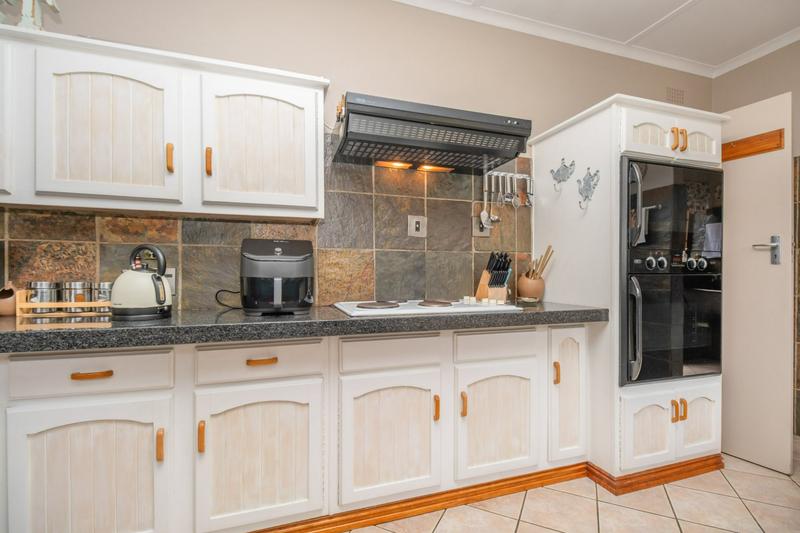 4 Bedroom Property for Sale in Wilro Park Gauteng