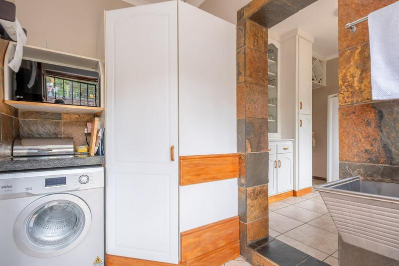 4 Bedroom Property for Sale in Wilro Park Gauteng