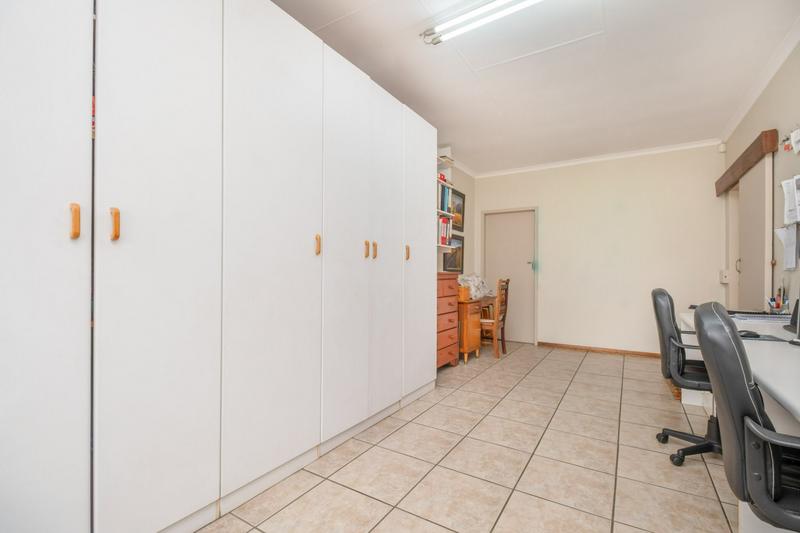 4 Bedroom Property for Sale in Wilro Park Gauteng