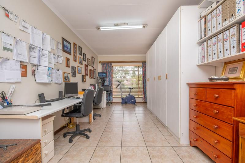 4 Bedroom Property for Sale in Wilro Park Gauteng