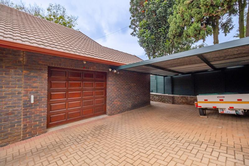 4 Bedroom Property for Sale in Wilro Park Gauteng