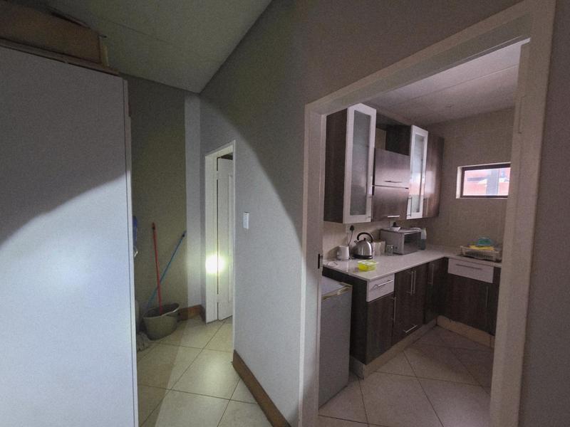 Commercial Property for Sale in Die Hoewes Gauteng