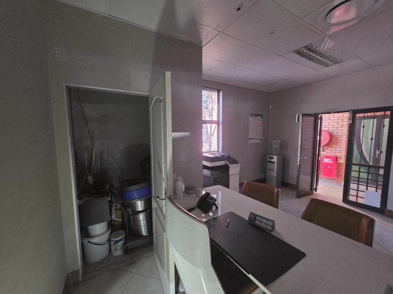 Commercial Property for Sale in Die Hoewes Gauteng