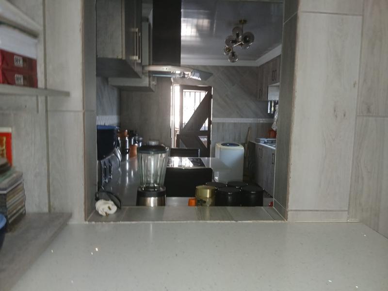 3 Bedroom Property for Sale in Mountain View Gauteng