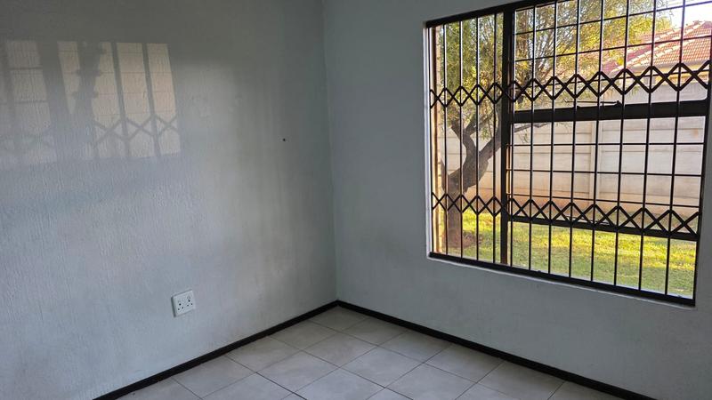 2 Bedroom Property for Sale in Georginia Gauteng
