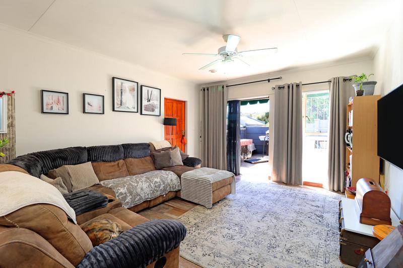 2 Bedroom Property for Sale in Roodekrans Gauteng