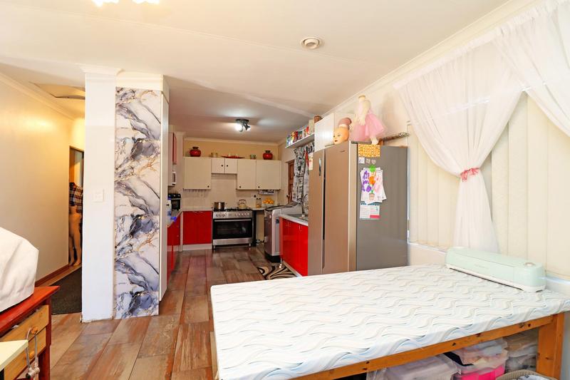2 Bedroom Property for Sale in Roodekrans Gauteng
