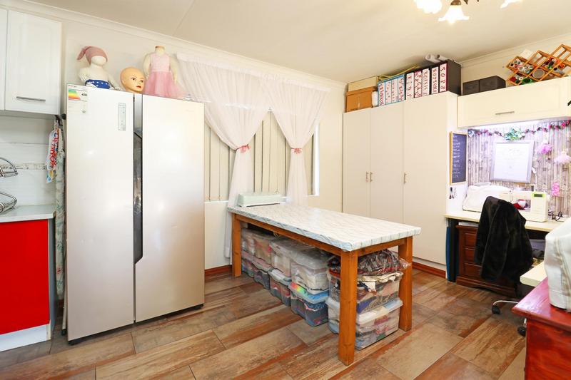2 Bedroom Property for Sale in Roodekrans Gauteng