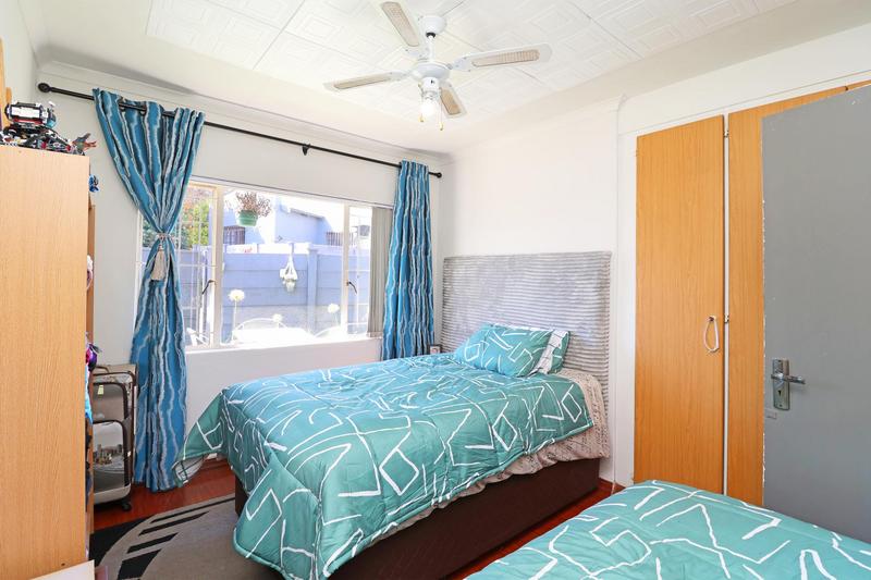 2 Bedroom Property for Sale in Roodekrans Gauteng